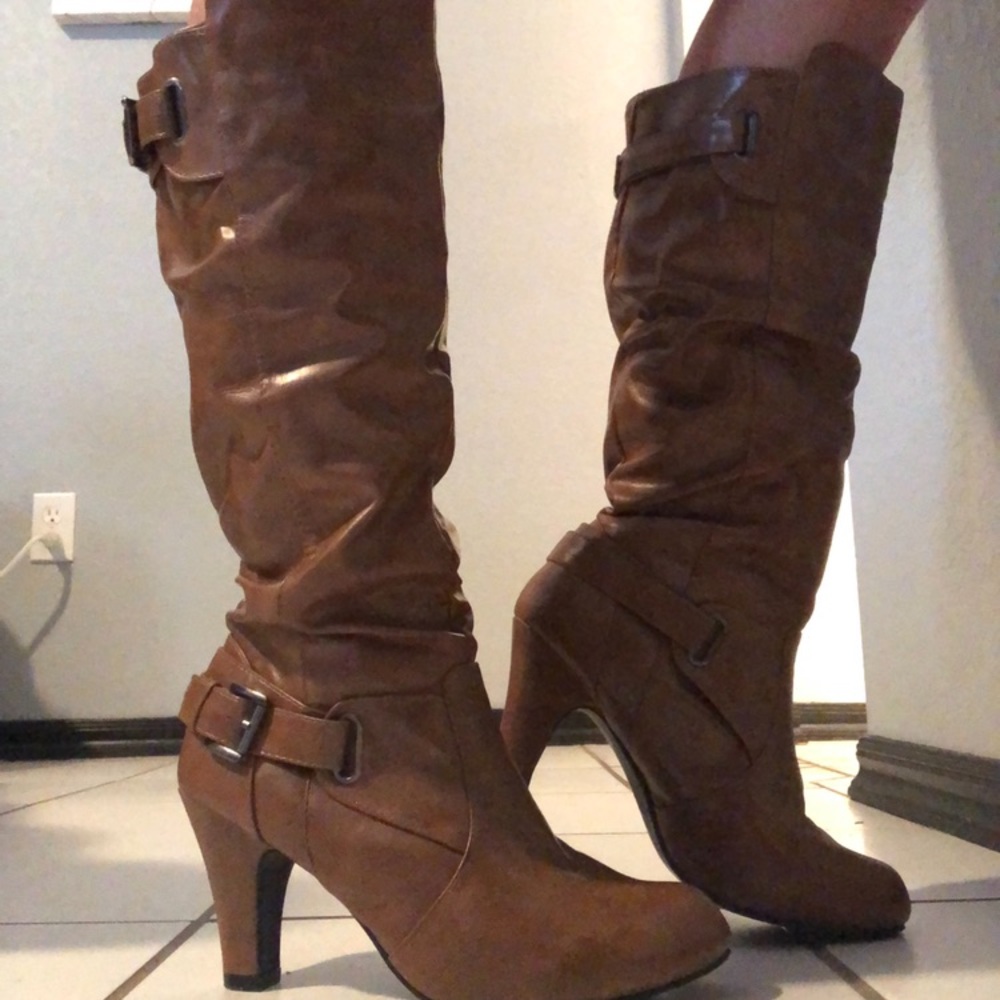 Brown boots size 8